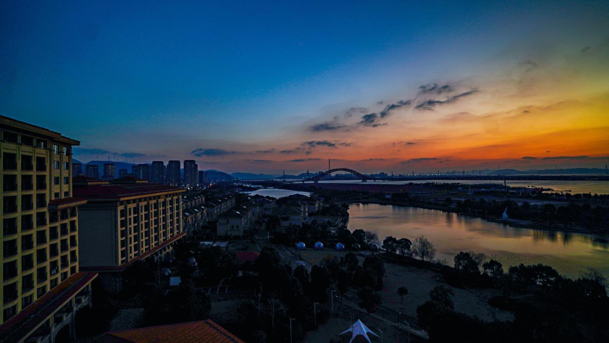 Doubletree By Hilton Ningbo - Chunxiao Hotel Exterior foto