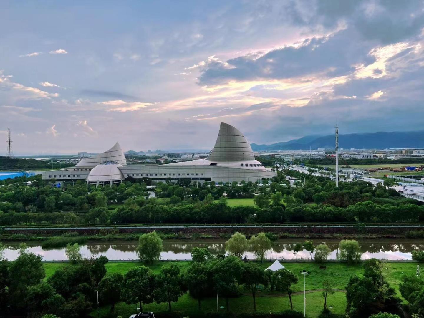 Doubletree By Hilton Ningbo - Chunxiao Hotel Exterior foto