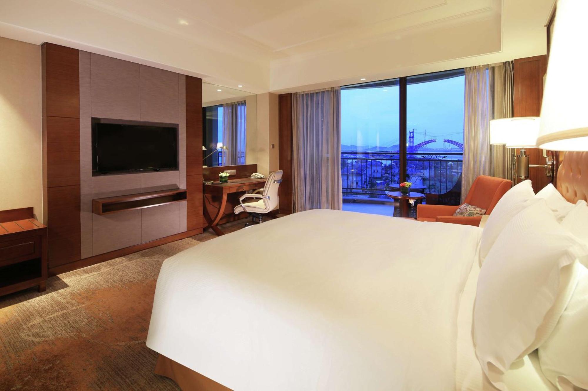 Doubletree By Hilton Ningbo - Chunxiao Hotel Exterior foto
